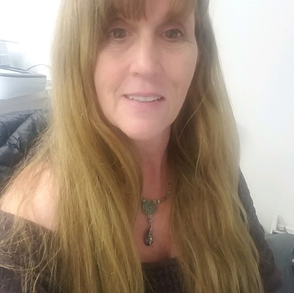 Meet your Posher, Lori - Picture 1 of 1